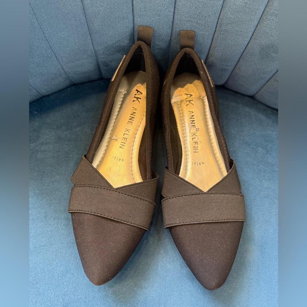 Anne Klein iFlex Black Pointed Toe Flats 5.5 - Picture 2 of 4